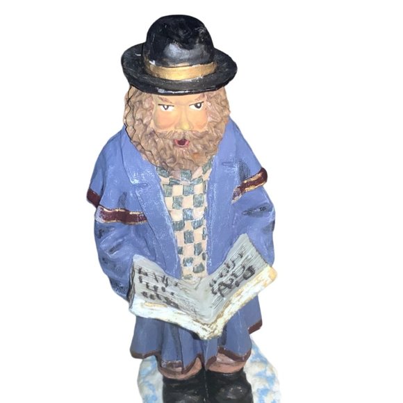 Cedar Creek Christmas Gentleman Caroler with Box - Picture 3 of 13